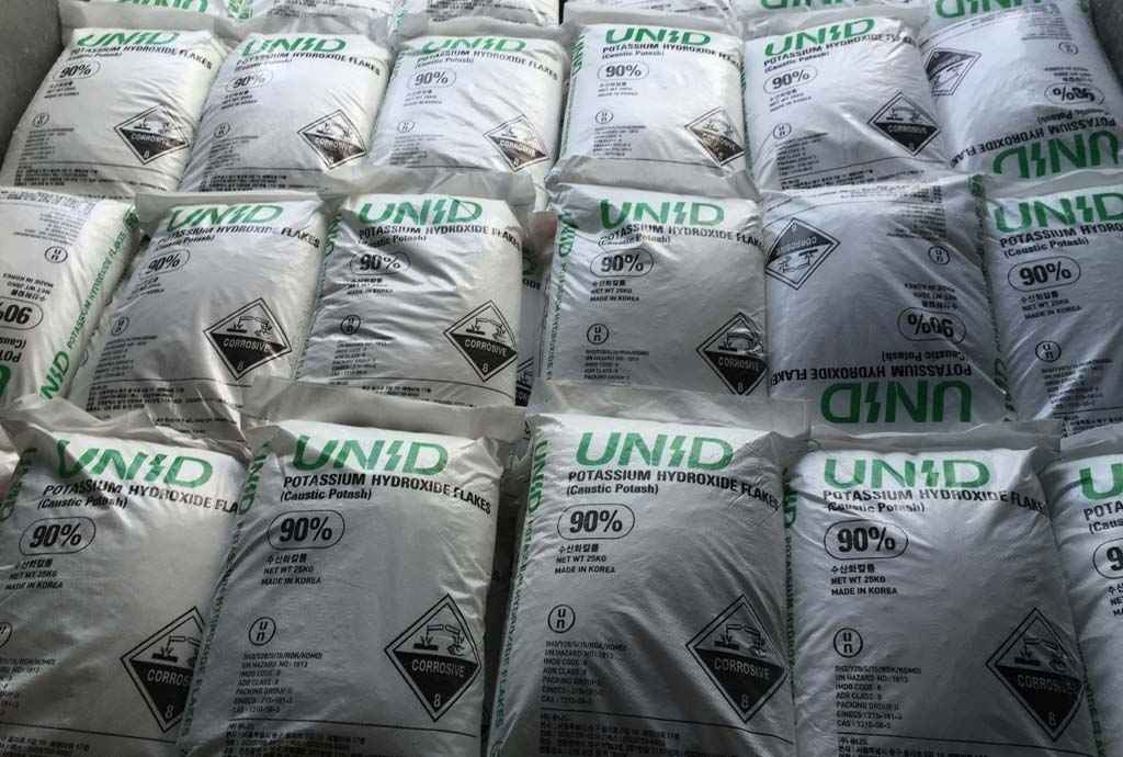 potassium-hydroxide-packing